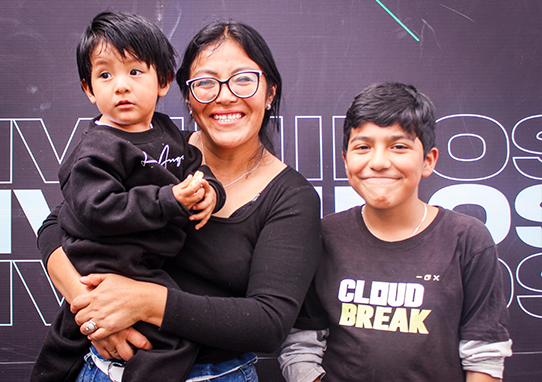 Personas compartiendo en Iglesia Fe